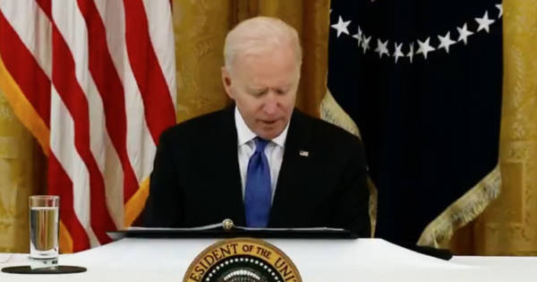 Back to the Binder… Biden Starts Entire Cabinet Meeting from Written Notes, Media Rushed from Room