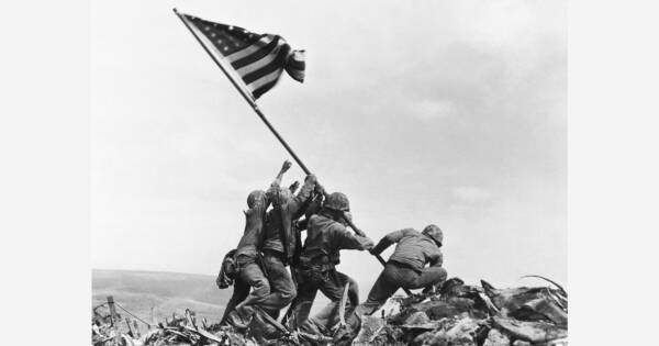 ON THIS DAY: 1945, US Marines Raise the American Flag Over Iwo Jima ...